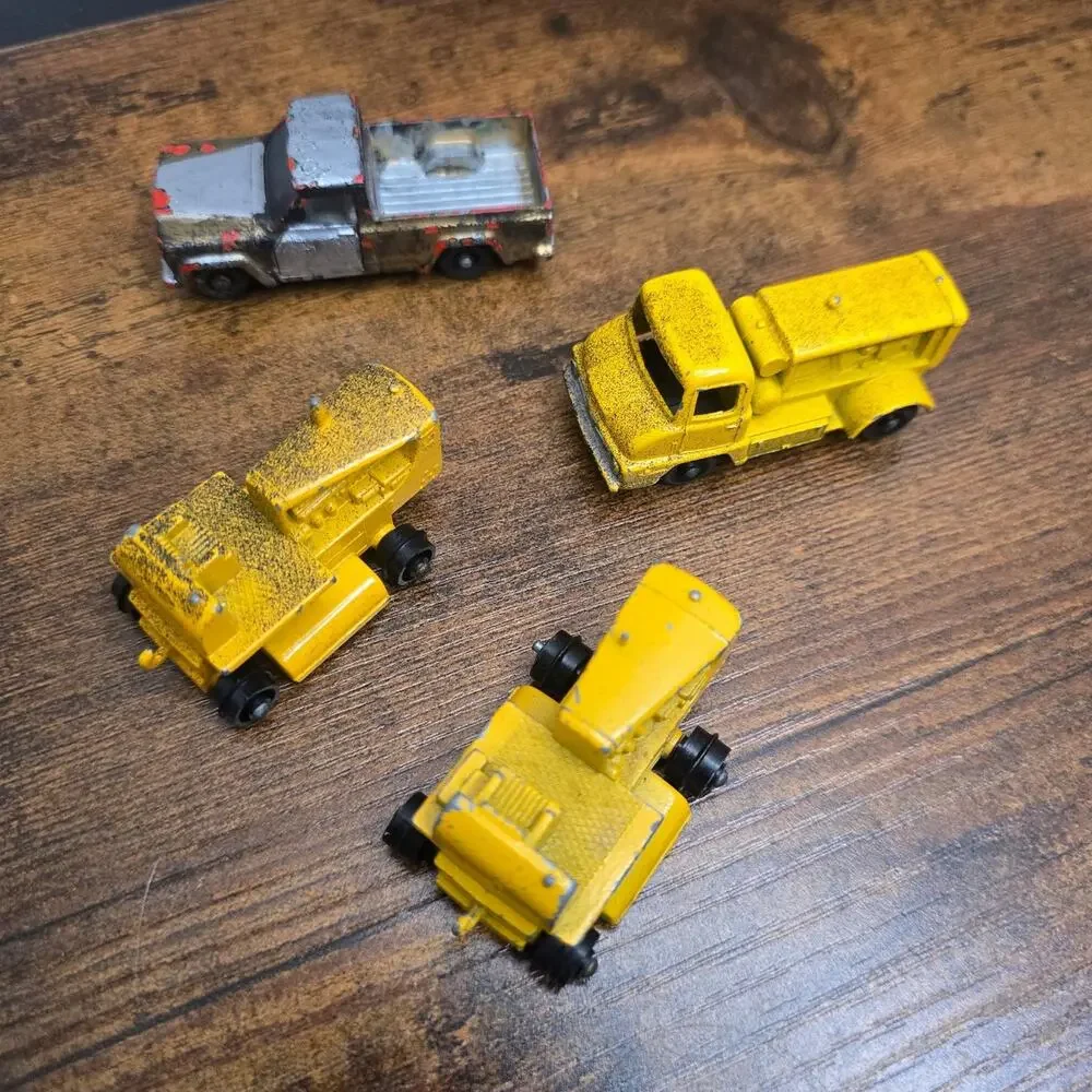 Matchbox car bundle of vintage metal cars